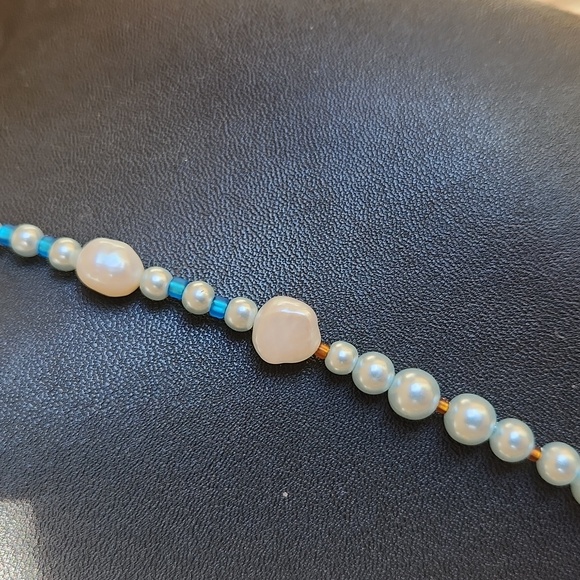 Pisces and Pearls in shades of Blue - Picture 3 of 4